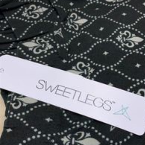 Sweetlegs Fleur-de-Lis leggings one size NWT magnifique - Picture 3 of 9